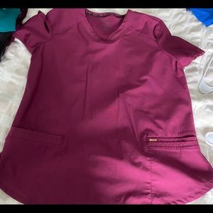 Cherokee form scrub top